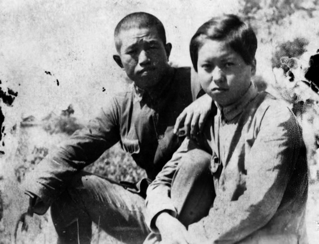 1939年黄镇、朱霖在山西武乡县东堡村结婚.jpg