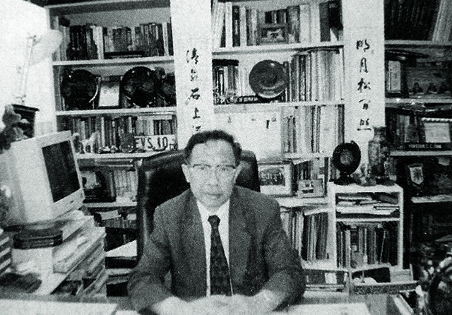 陈清泉在香港大学办公室（1999年）.jpg