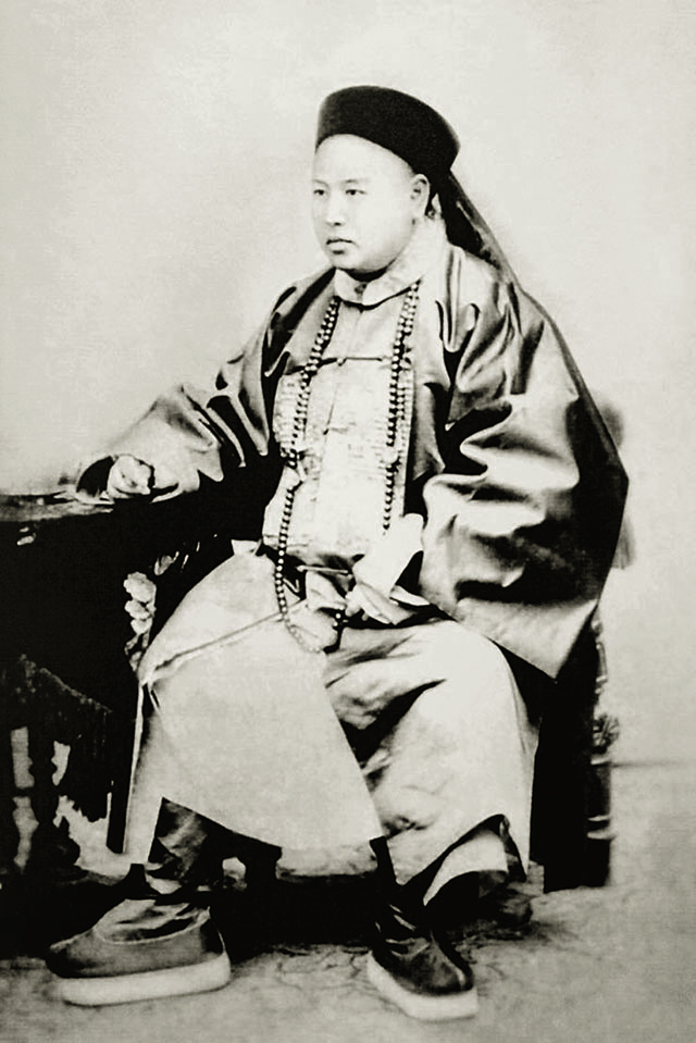 林泰曾,北洋水师左翼总兵,“镇远”号管带。甲午海战后因舰,船触礁受损引咎自杀.jpg 林泰曾,北洋水师左翼总兵,“镇远”号管带。甲午海战后因舰,船触礁受损引咎自杀.jpg